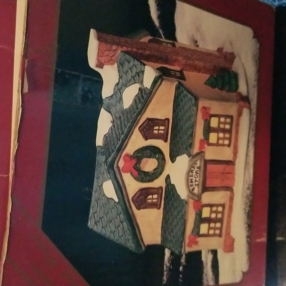 Vintage Christmas Village Lighted General Store TYBB6